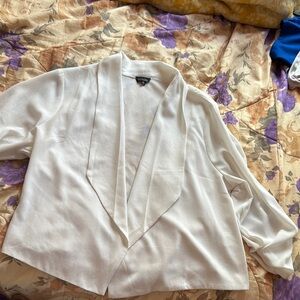Zenobia White Boxy 3/4 Sleeve Blouse with Notched Collar